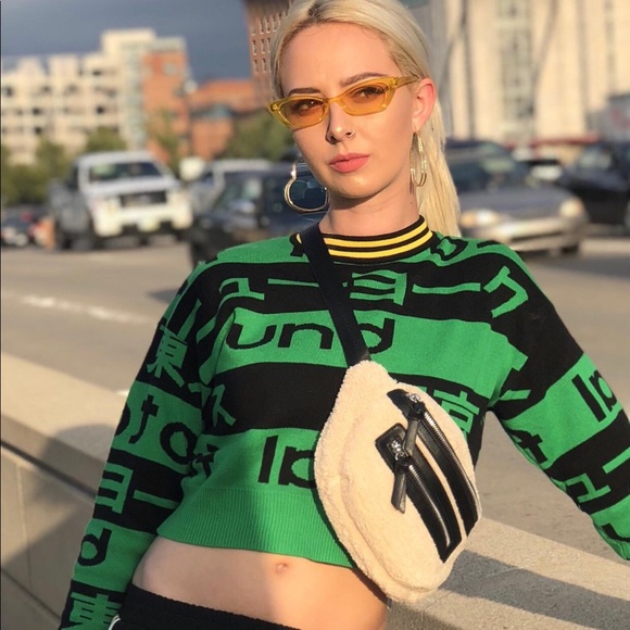 Meet your Posher, Zoe - Picture 2 of 2